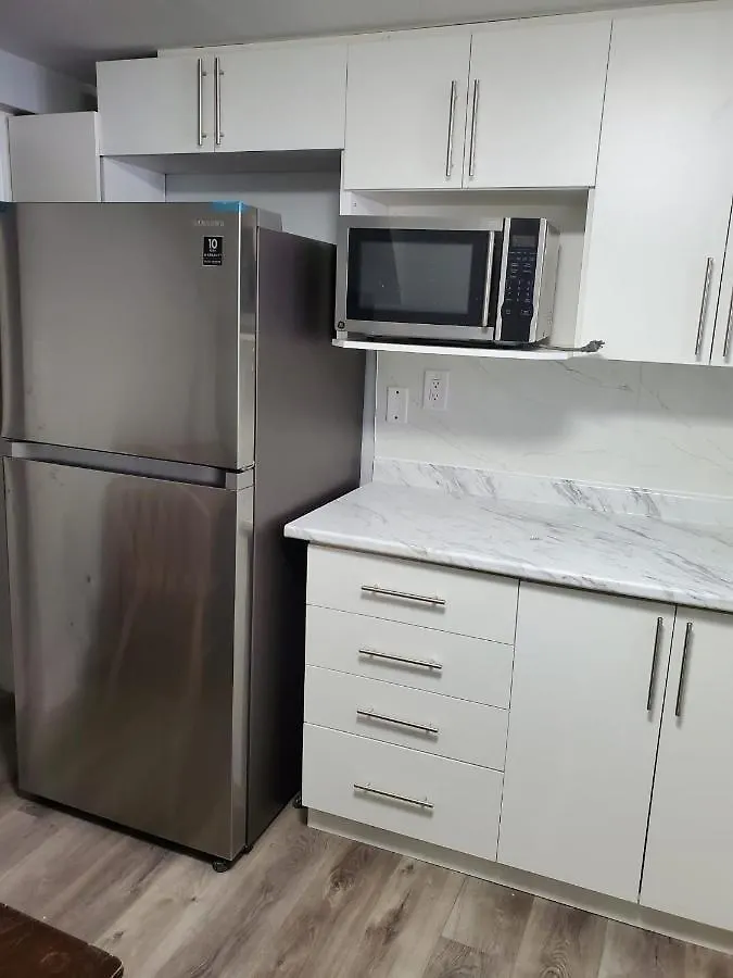 Maxwell Esabu Appartamento Toronto Canada