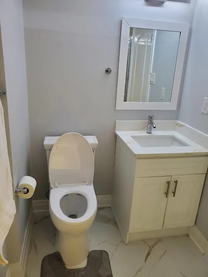 Maxwell Esabu Appartamento Toronto Alloggio in famiglia