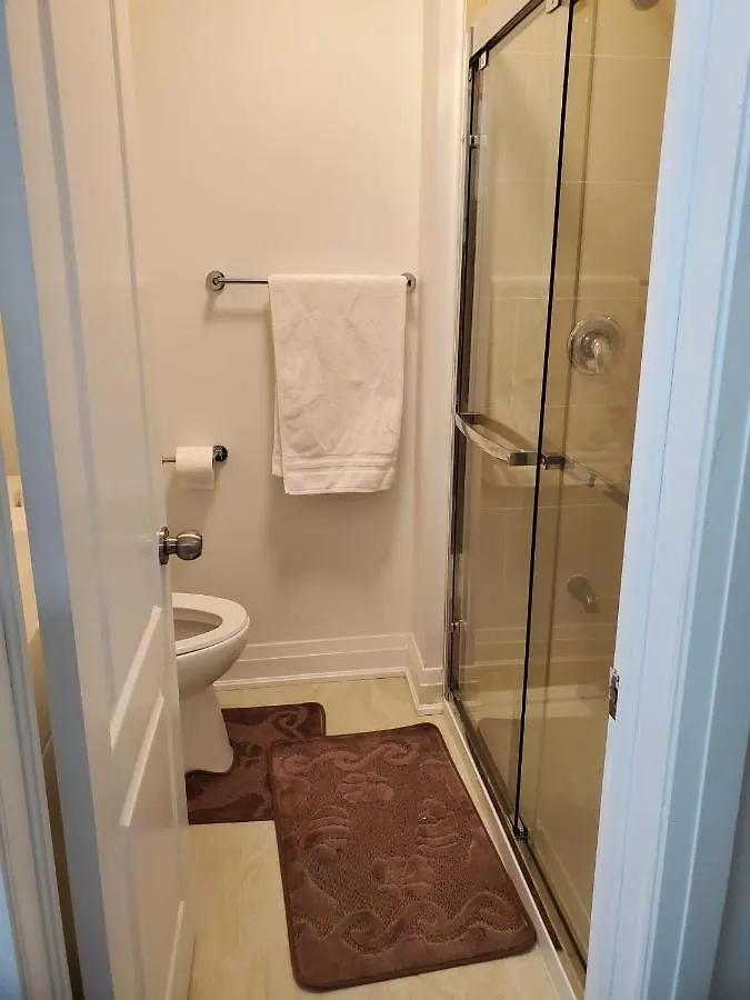 Séjour chez l'habitant Appartement Maxwell Esabu à Toronto Canada